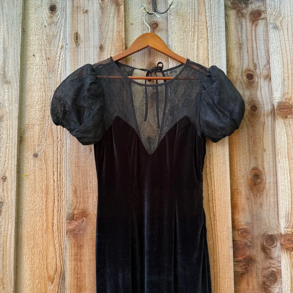 SOLD - Black Velvet Lace Puff Sleeve Bustier Low-Back Maxi Dress 🌿2 - Picture 7 of 10
